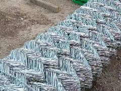 二.防護網(wǎng)系列：PVC涂塑鐵絲，包塑絲